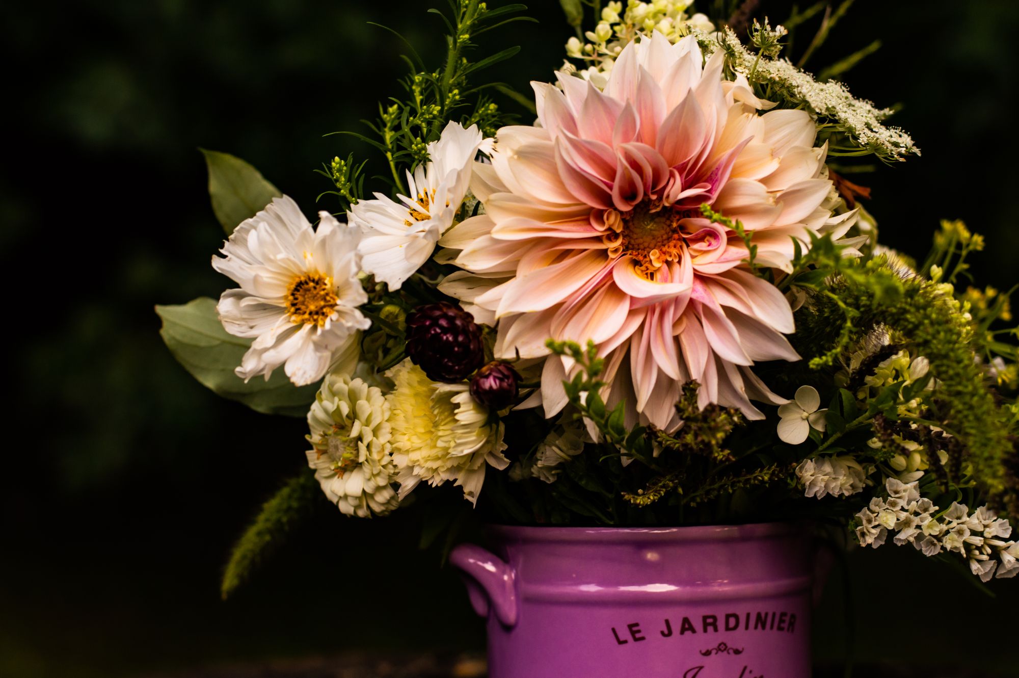 ECO-CONSCIOUS FLORAL DESIGN WITH TWIN DAHLIAS