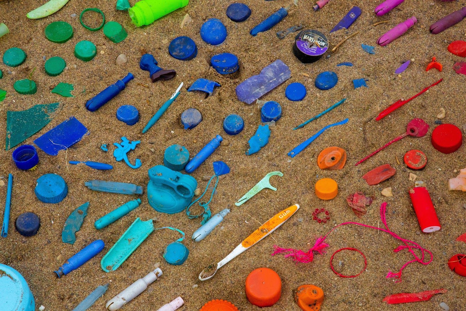 HOW TO BE A CONSCIOUS CONSUMER: THE FIGHT AGAINST PLASTICS